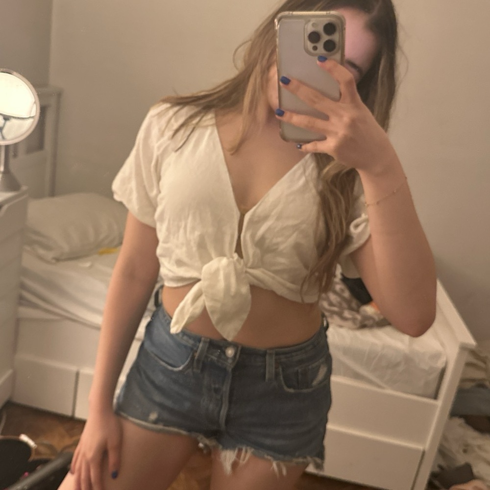 White Abercrombie and fitch cropped tie-front linen top